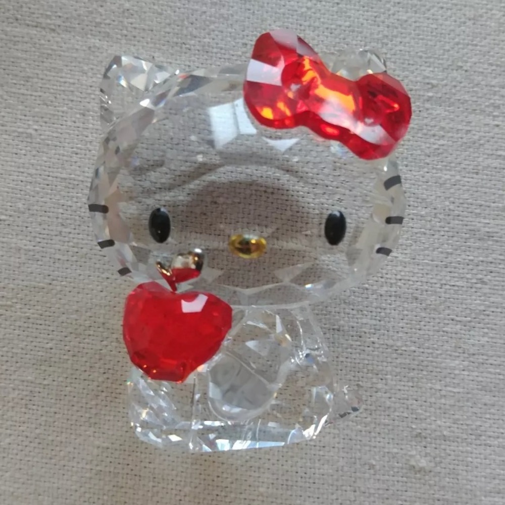 🍎new Swarovski hello kitty with red apple